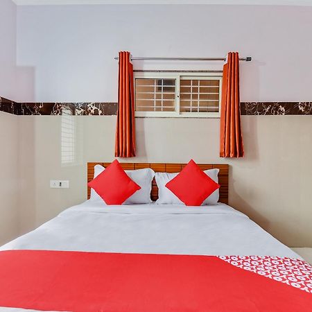 Hotel O Sri Sai Guru Comforts Yelahanka Kültér fotó