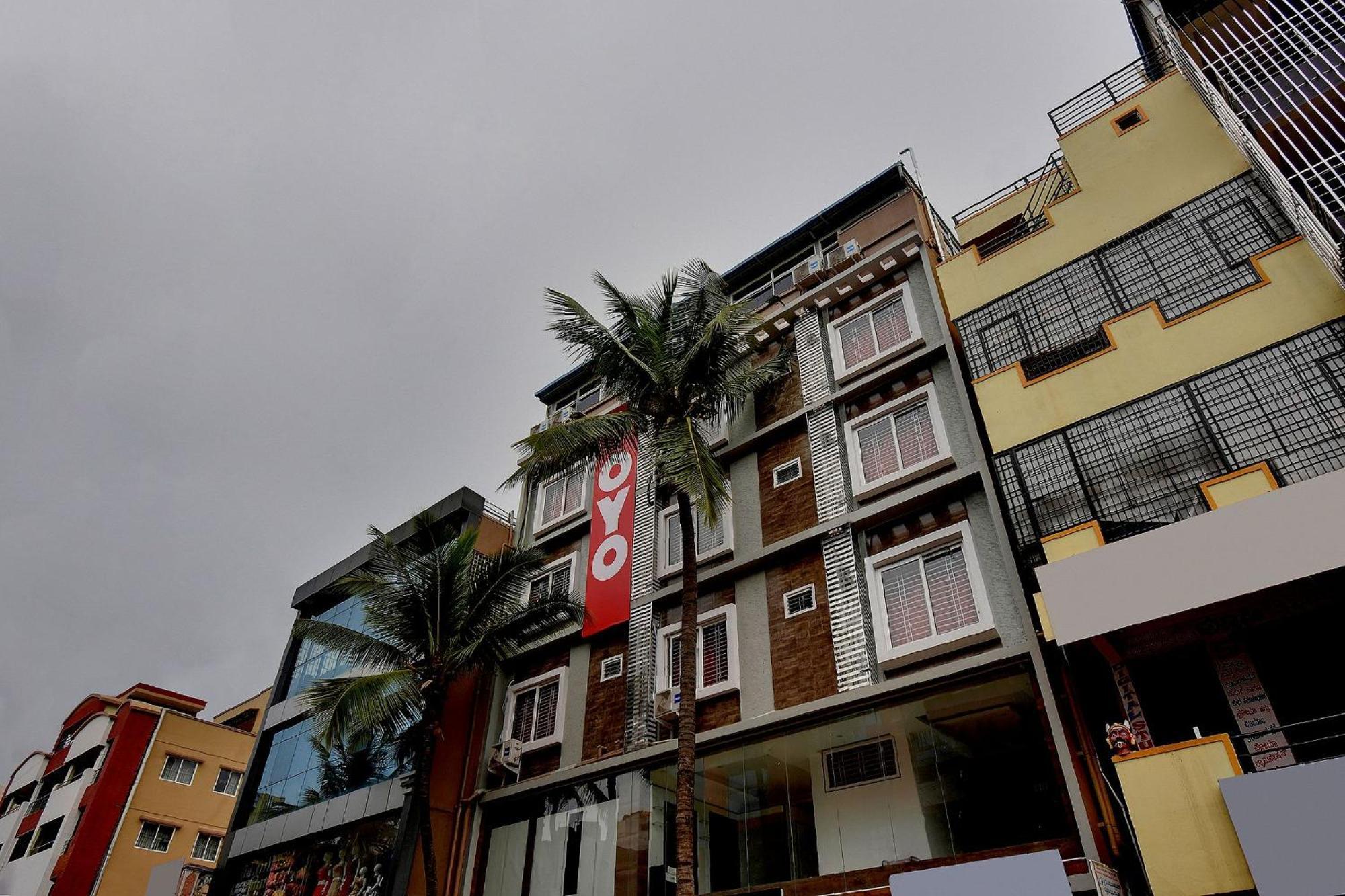 Hotel O Sri Sai Guru Comforts Yelahanka Kültér fotó