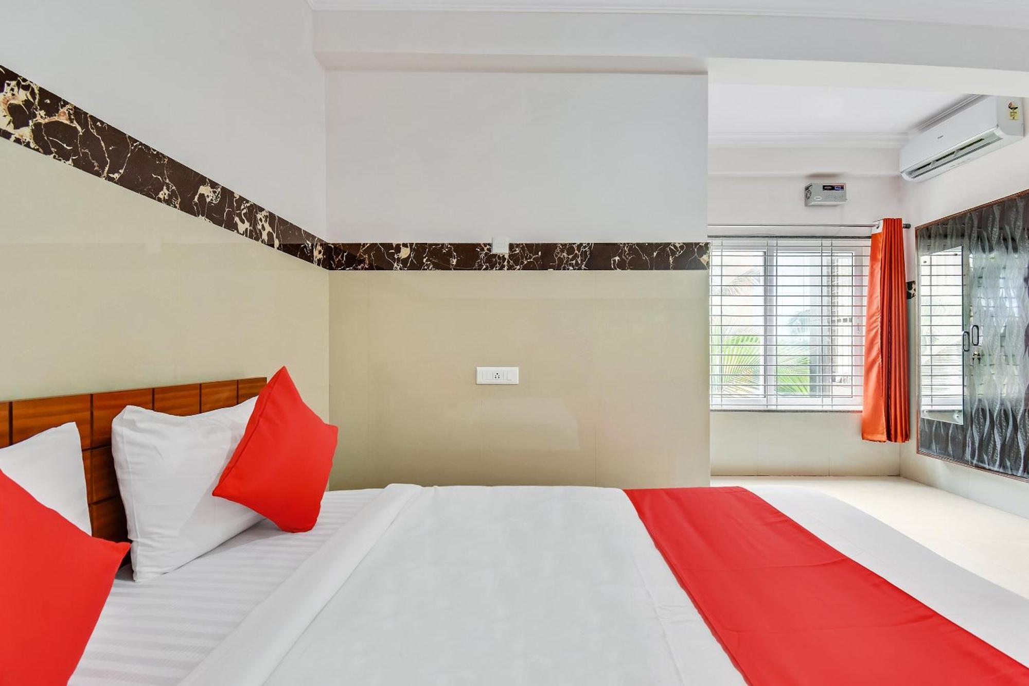 Hotel O Sri Sai Guru Comforts Yelahanka Kültér fotó